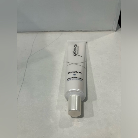 EPIONCE Lite Lytic Tx Retexturizing Lotion - Picture 6 of 8